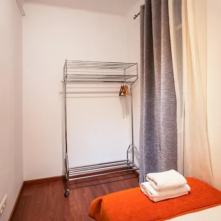 34ind1119- Near Sagrada Familia برشلونة